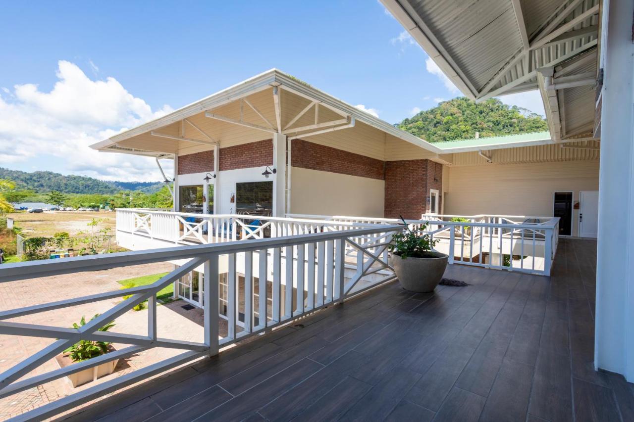 Amaka Ocean Living Lodge Голфито Екстериор снимка